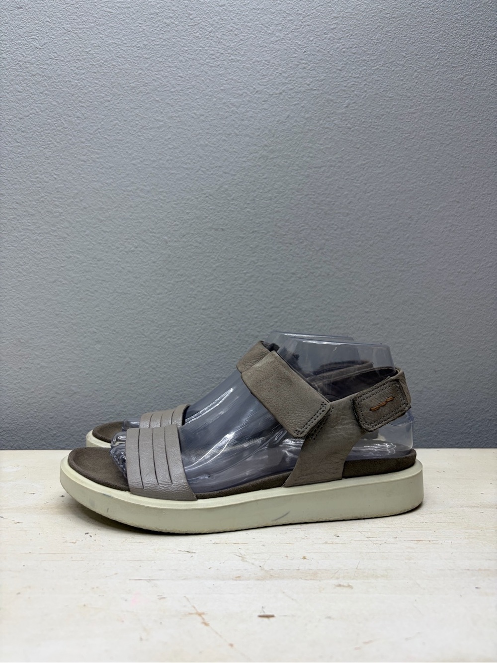 Ecco Grey Leather Flowt Sandals Size 38